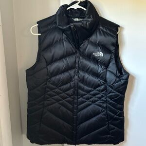 North Face Black Puffer Vest🖤